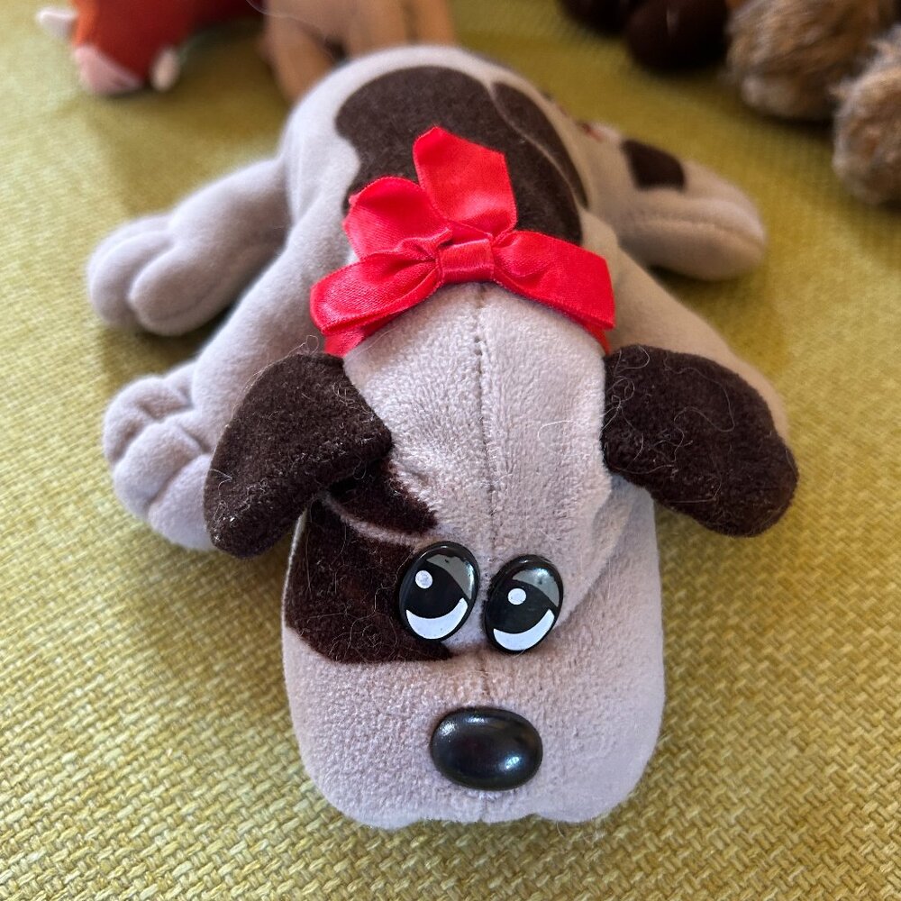 Vintage Plush 8" Pound Puppy EUC